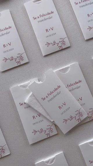 Instagram post from pontoepapel. This post is in position 4.