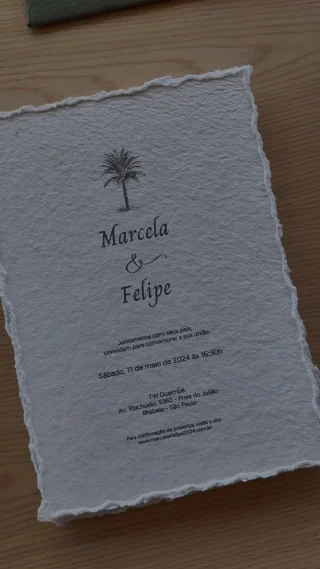 Instagram post from pontoepapel. This post is in position 3.